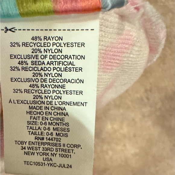 Cozy Kids Pom-Pom Beanie Set - Pink and White with Heart Print, Size 0-6M - Picture 4 of 6